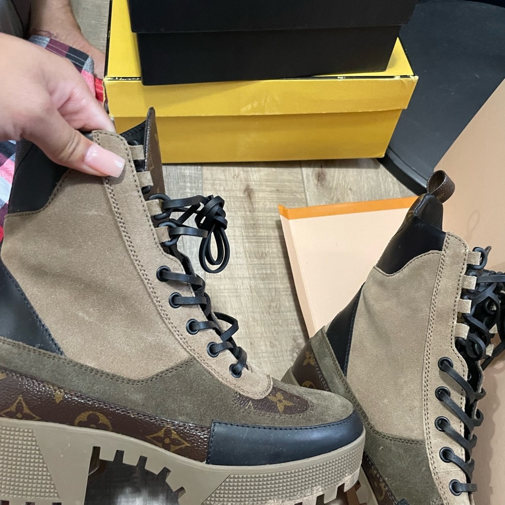 Louis Vuitton laureate platform desert boot